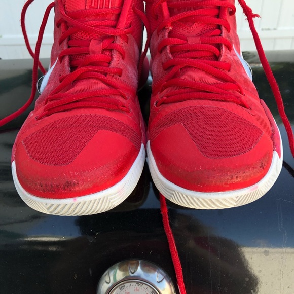 Nike Kyrie 3 “University Red” Signature Red Suede - Picture 3 of 8